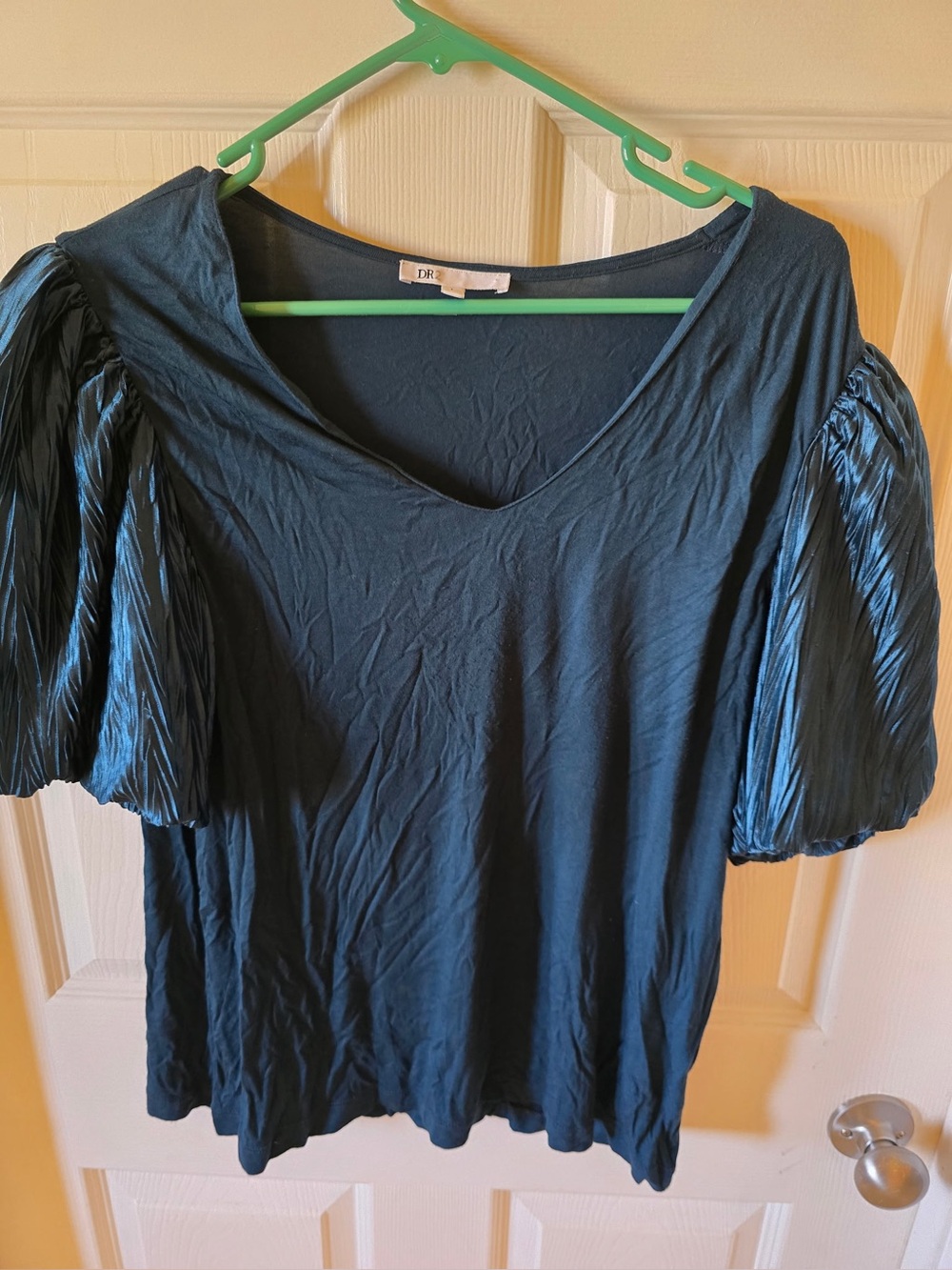 DR2 Dark Green Pleated Puff Satin Sleeve V-Neck Knit Top Blouse